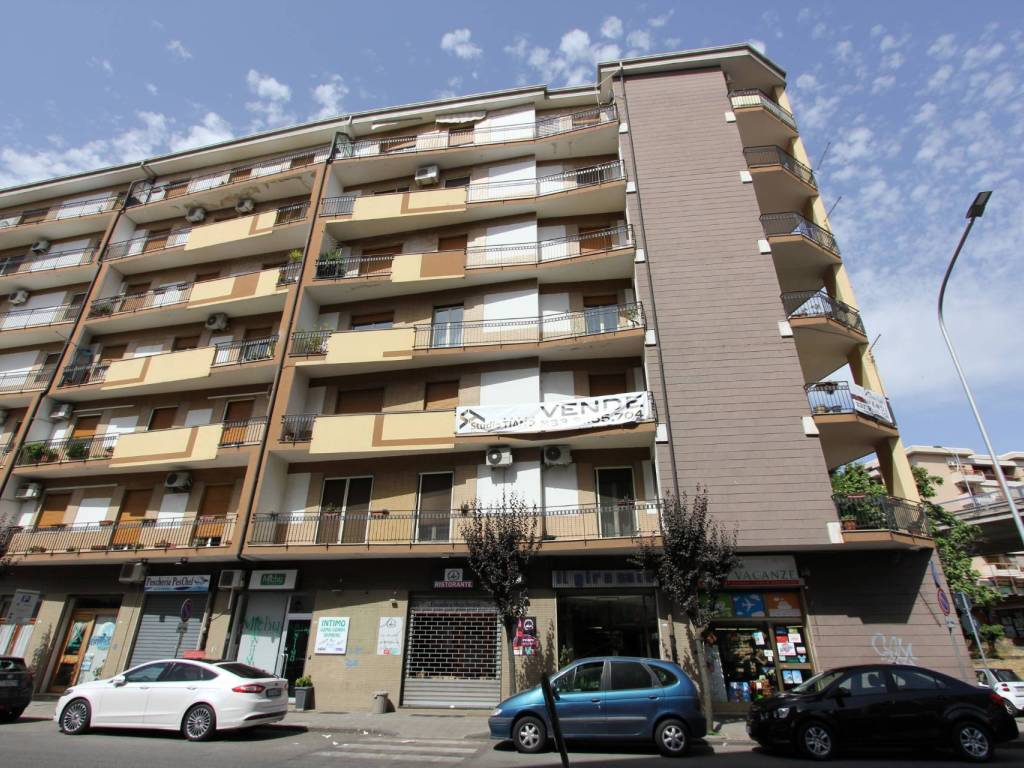 Appartamento a Cosenza in PIAZZA BENAVENTURA ZUMBINI - Foto 5