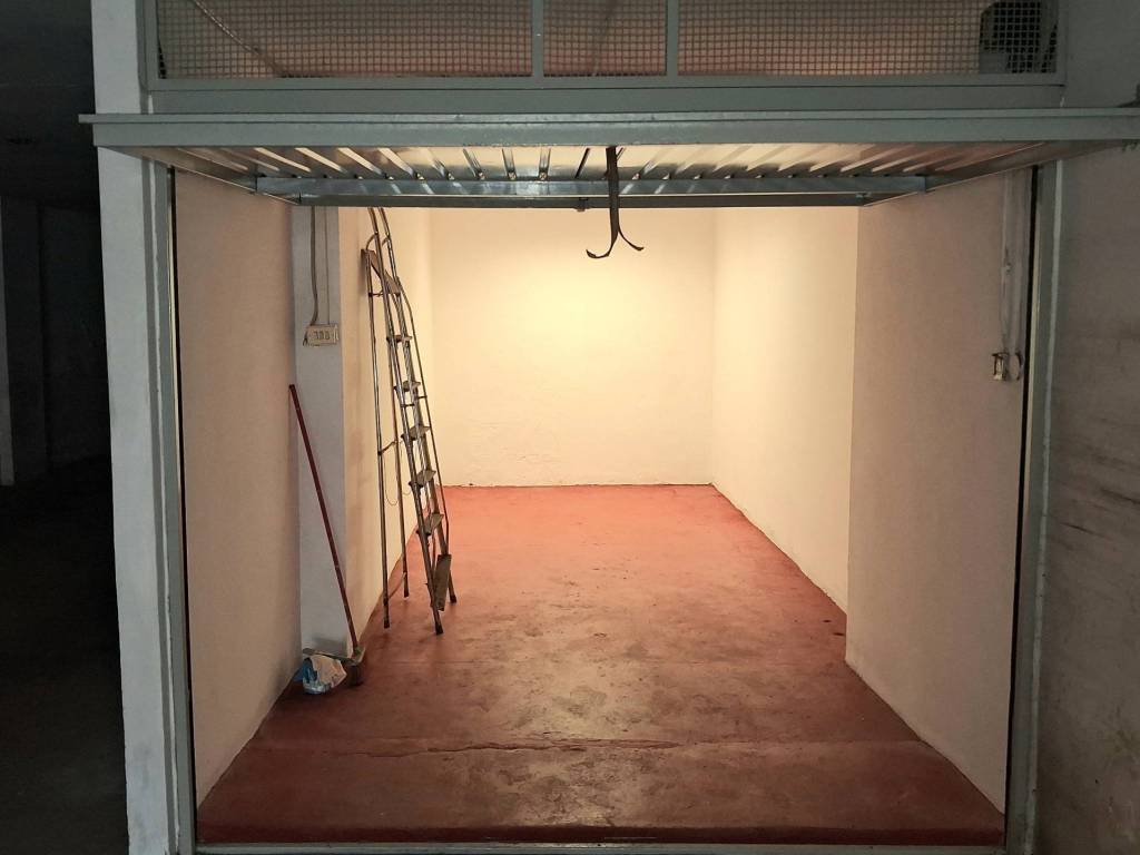 Box / garage a Brindisi in Via Gaetano Salvemini, 4 - Foto 2