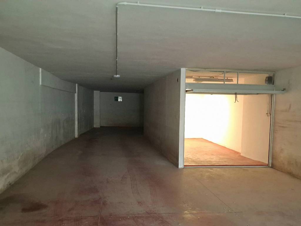 Box / garage a Brindisi in Via Gaetano Salvemini, 4 - Foto 3