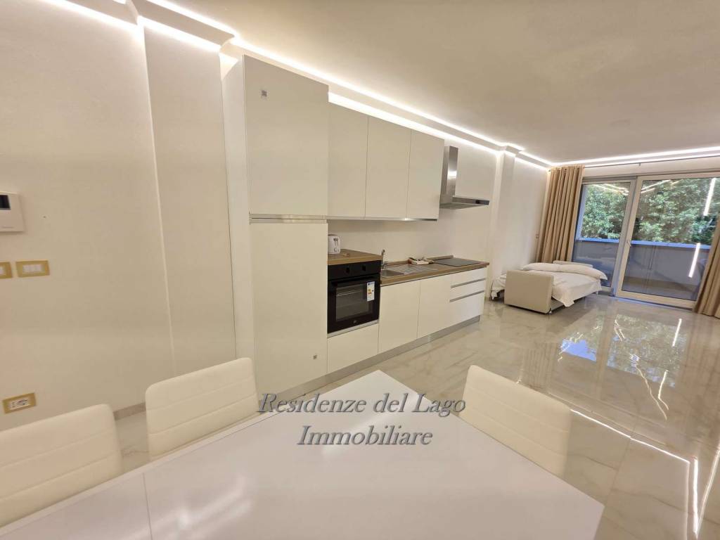 Appartamento a Desenzano del garda in Via Francesco Agello - Foto 2