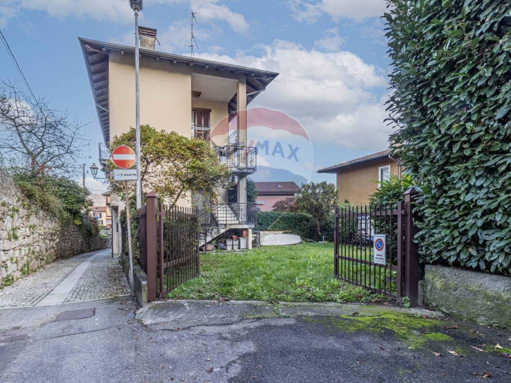 Appartamento a Baveno in Via Mameli, 29 - Foto 2