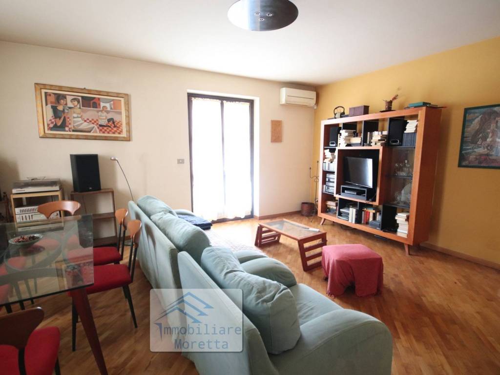 Villa a Castiglione falletto in Via Alba Monforte - Foto 2