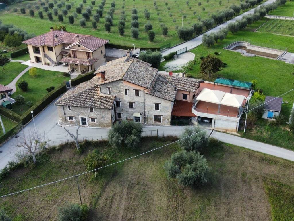 Rustico / casale a Ascoli piceno in Frazione COLONNATA - Foto 2