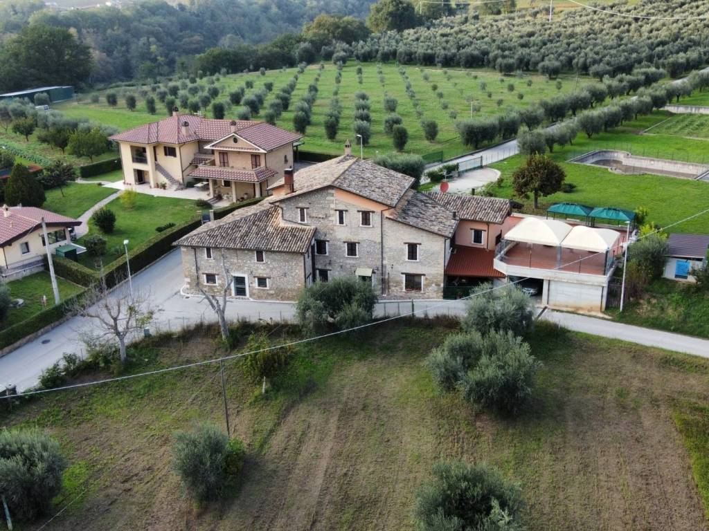Rustico / casale a Ascoli piceno in Frazione COLONNATA - Foto 4