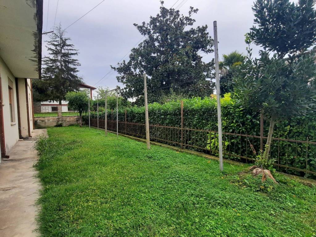 Villa a Polesella in Via Don Giovanni Minzoni, 400 - Foto 4