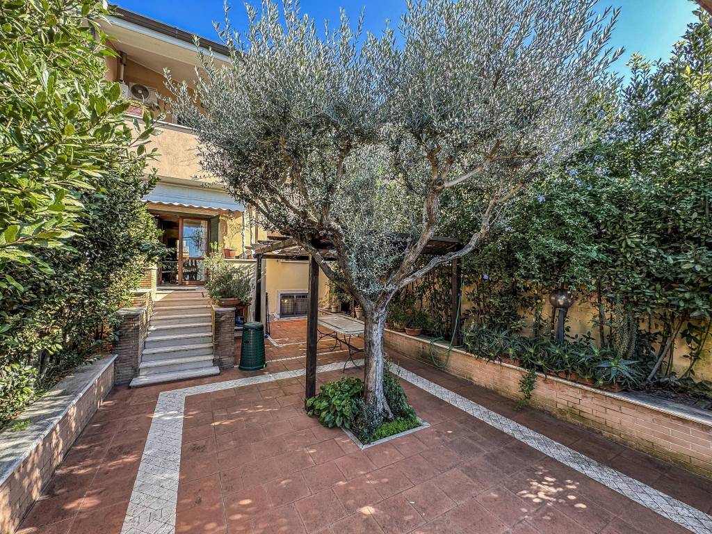 Villa a Roma in Via Egna - Foto 1