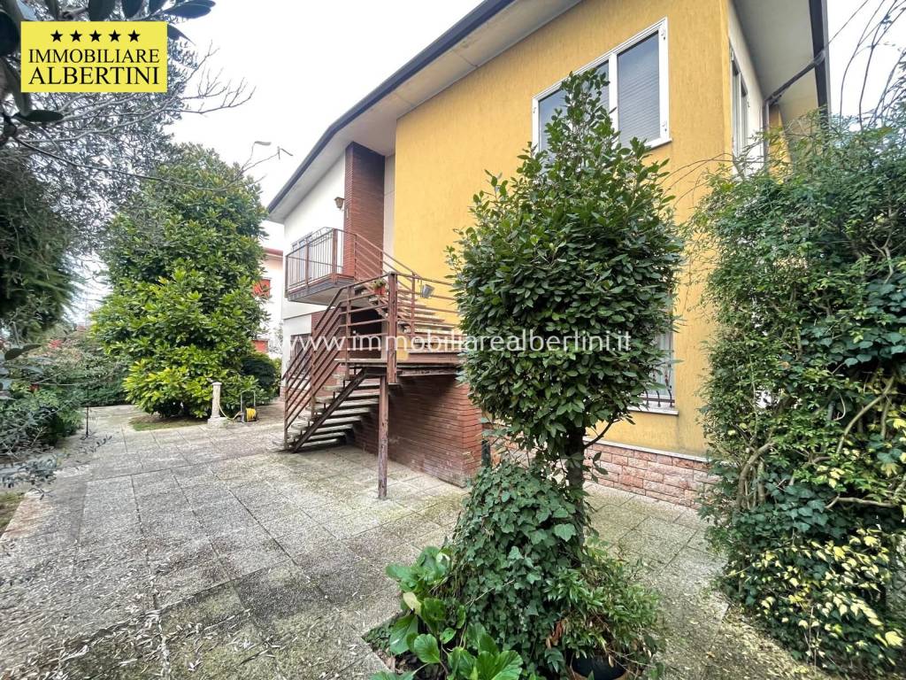 Appartamento a Villafranca di verona in Via Dr. Franklin Vivenza, 14 - Foto 2
