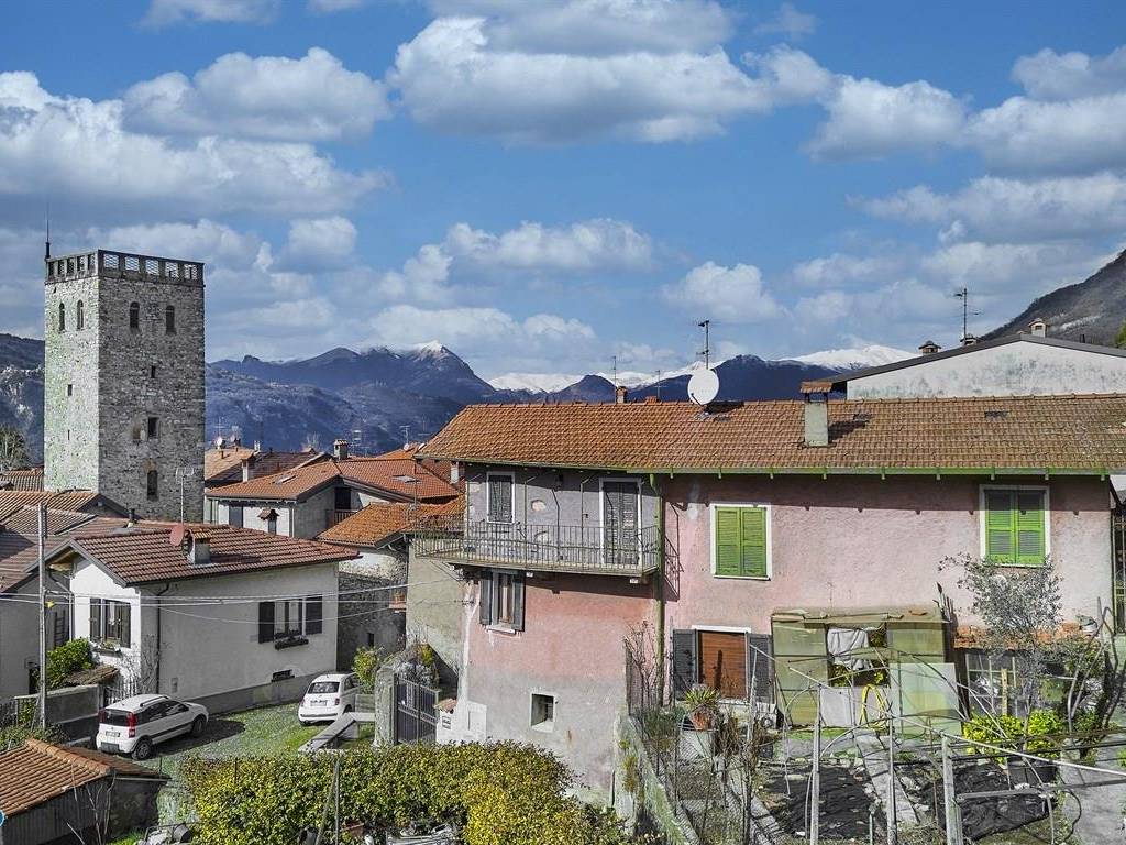 Appartamento a Mandello del lario in Piazza della Fontana, 4 - Foto 2