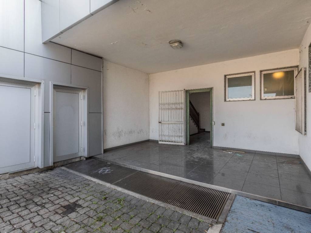 Appartamento a Caronno pertusella in Viale Cinque Giornate, 1000 - Foto 2