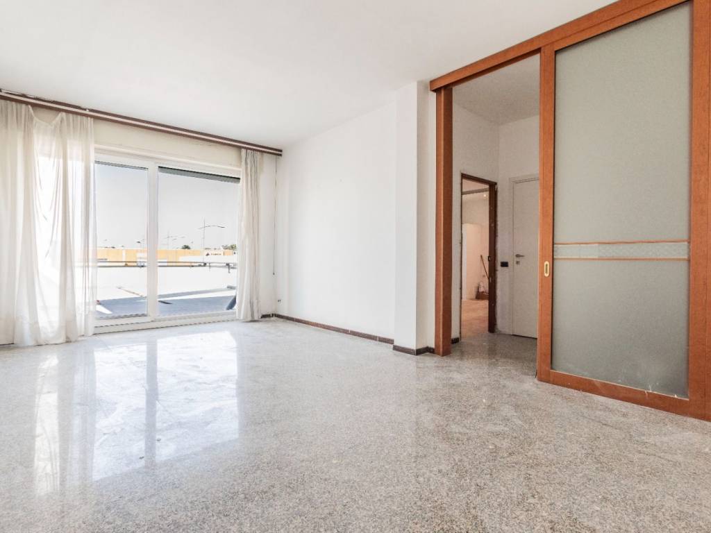 Appartamento a Caronno pertusella in Viale Cinque Giornate, 1000 - Foto 5