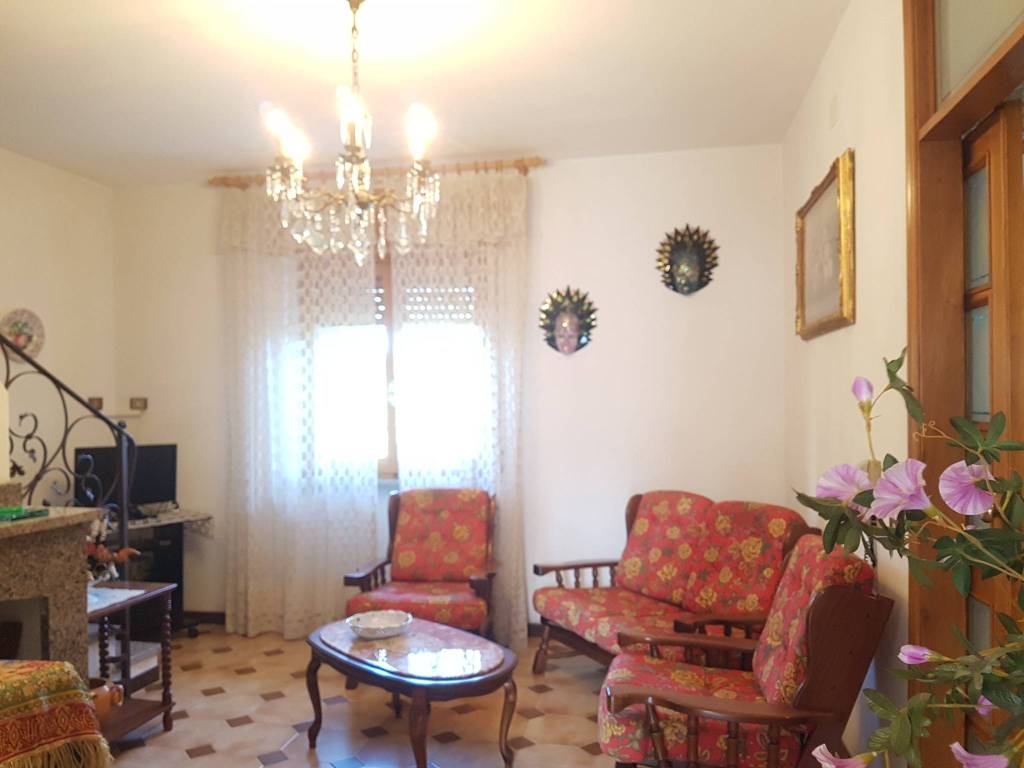 Casa indipendente a Suni in Via Roma - Foto 4