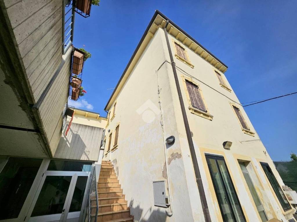 Casa indipendente a San giovanni lupatoto in Via Dott. F. Garofoli, 154 - Foto 3