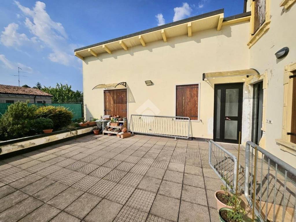 Casa indipendente a San giovanni lupatoto in Via Dott. F. Garofoli, 154 - Foto 4