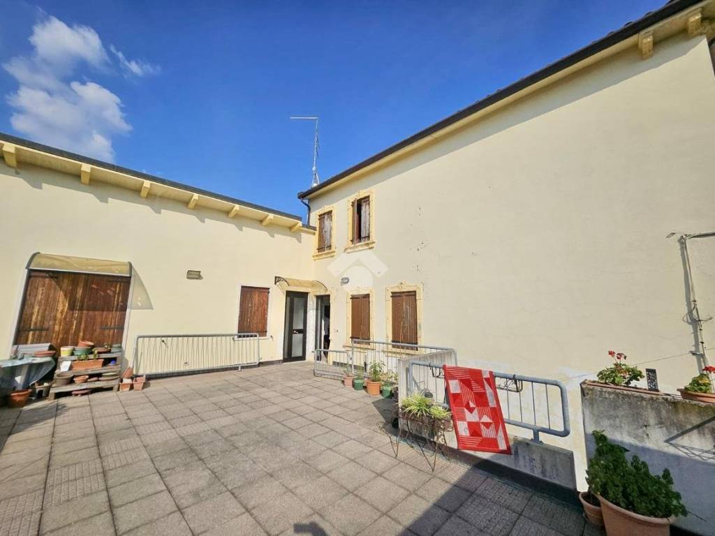Casa indipendente a San giovanni lupatoto in Via Dott. F. Garofoli, 154 - Foto 5