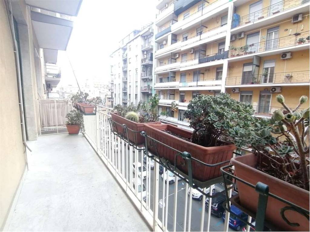 Appartamento a Catania in Via Giacomo Leopardi, 1 - Foto 2