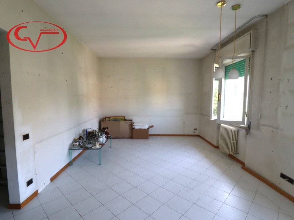 Appartamento a Montevarchi in Viale Armando Diaz - Foto 2
