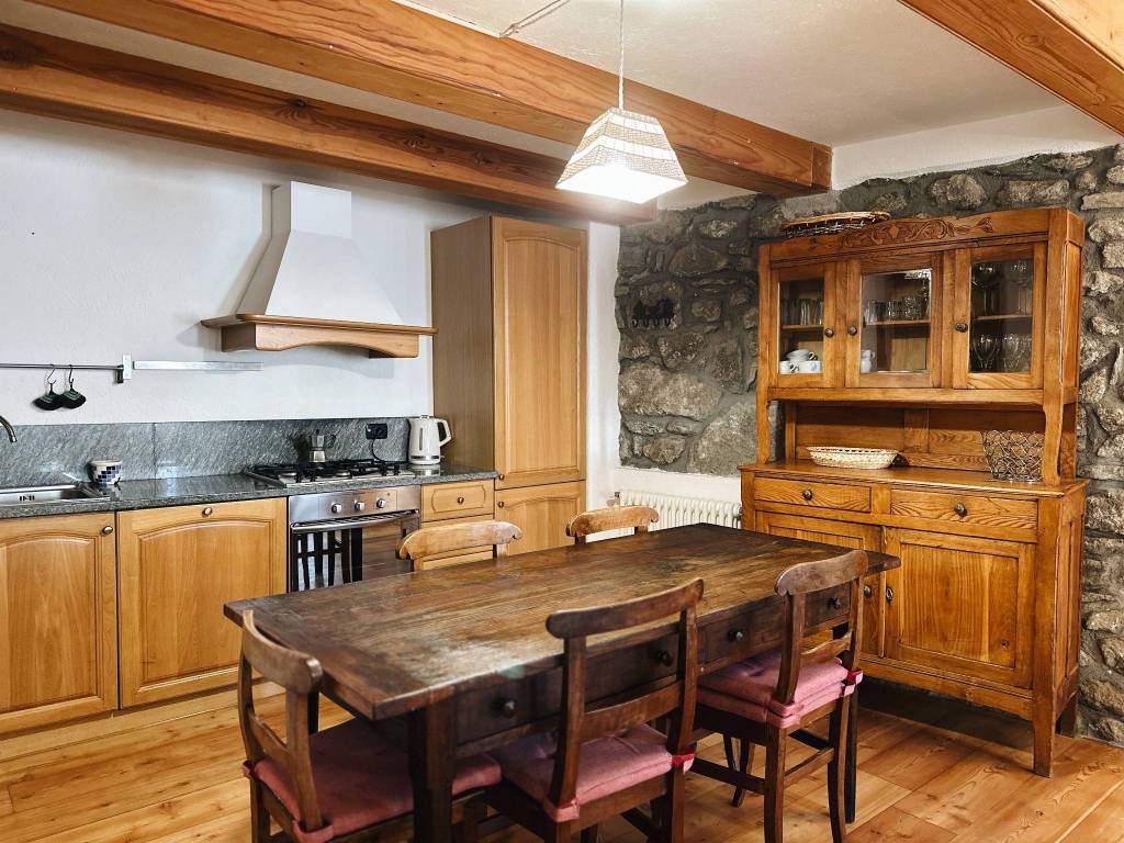 Appartamento a Courmayeur in Via Trou Des Romains - Foto 3