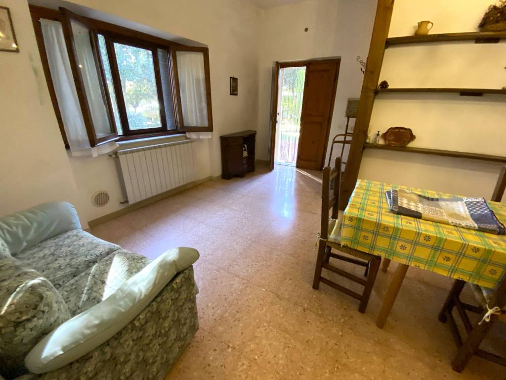 Villa a Castiglione del lago in Via Camillo Benso di Cavour - Foto 3