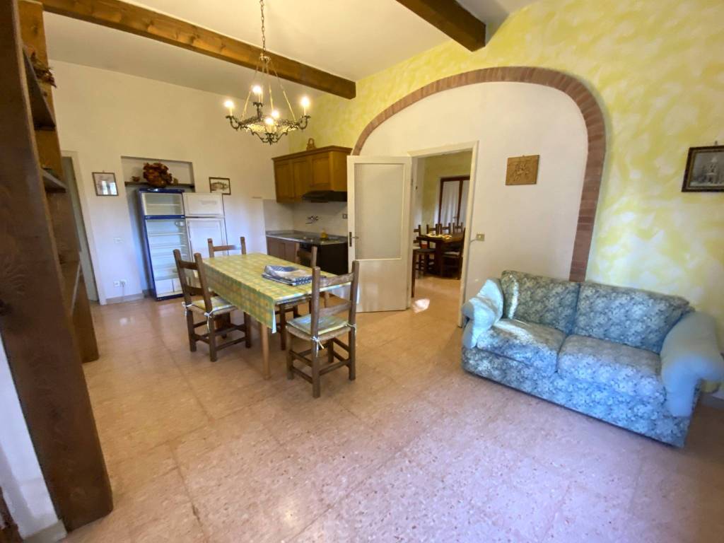 Villa a Castiglione del lago in Via Camillo Benso di Cavour - Foto 4
