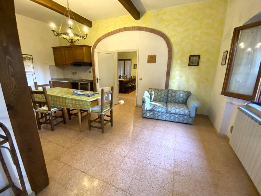 Villa a Castiglione del lago in Via Camillo Benso di Cavour - Foto 5