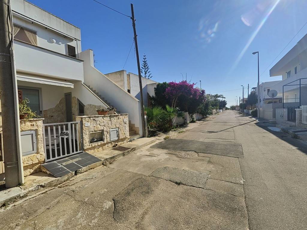 Villa a Salve in via Tommaso Fiore, 22 - Foto 2