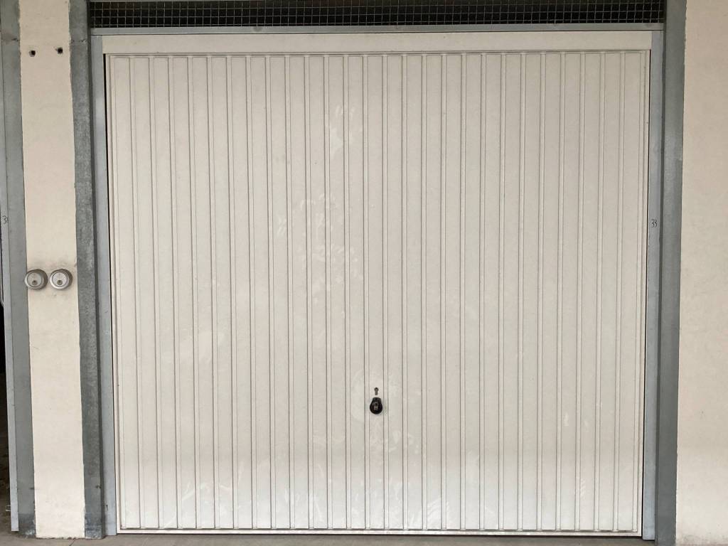 Box / garage a Salerno in Via Raffaele Schiavone, 230 - Foto 2