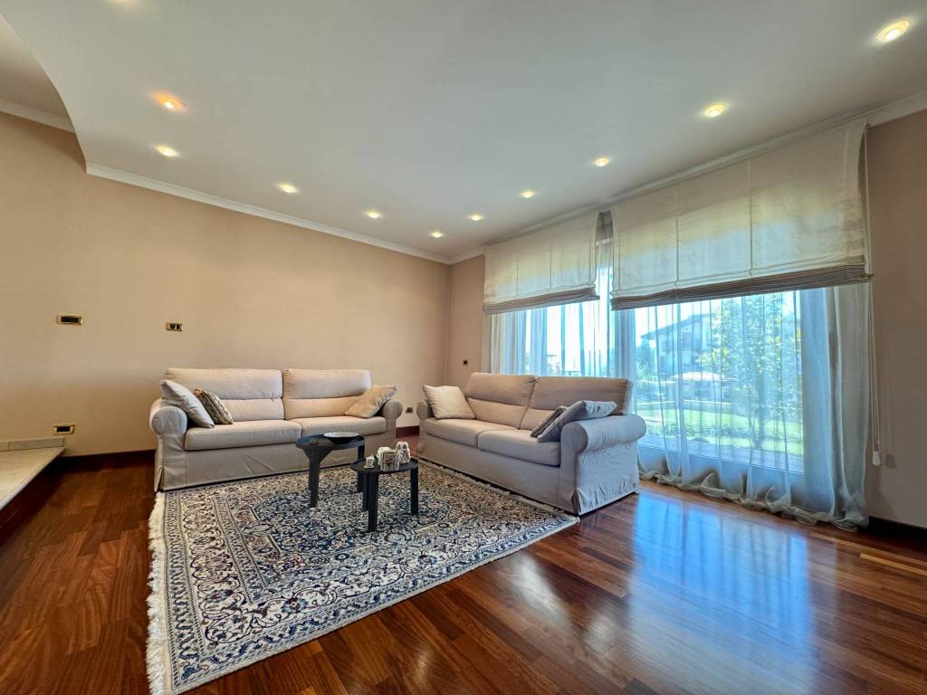 Villa a Avezzano in Via Massa d'Albe - Foto 3