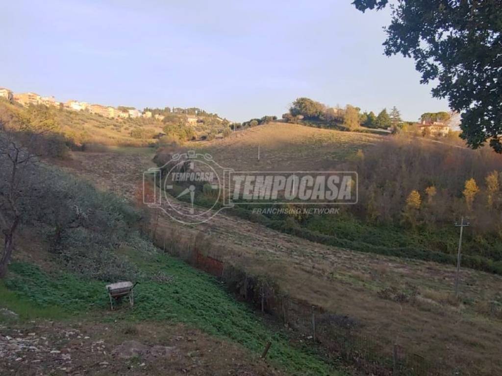 Terreno a Corridonia in Via fonte oliva - Foto 4