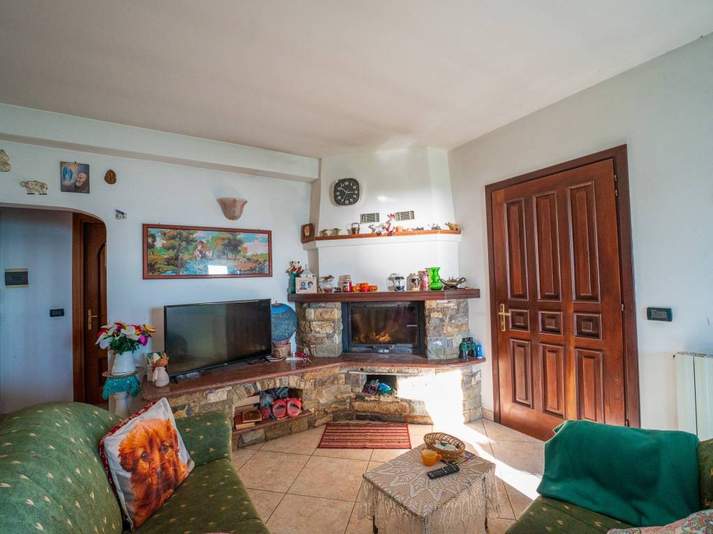 Villa a Cipressa in Regione Leschea - Foto 5