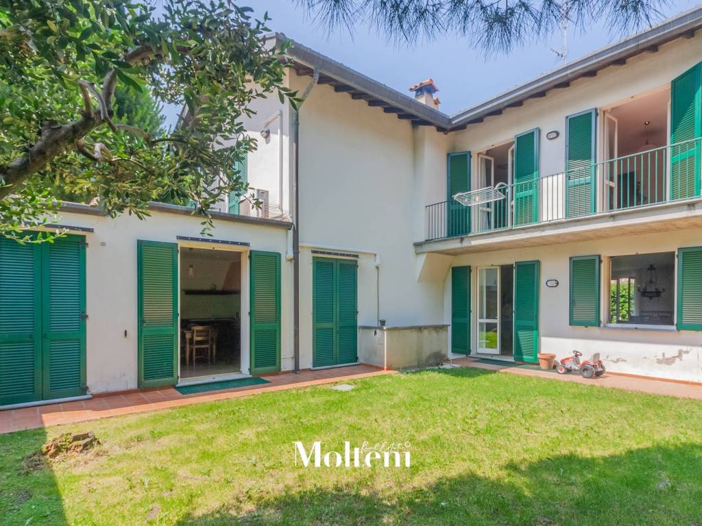 Villa a Bellano in Via Martiri della Libertà, 7 - Foto 3