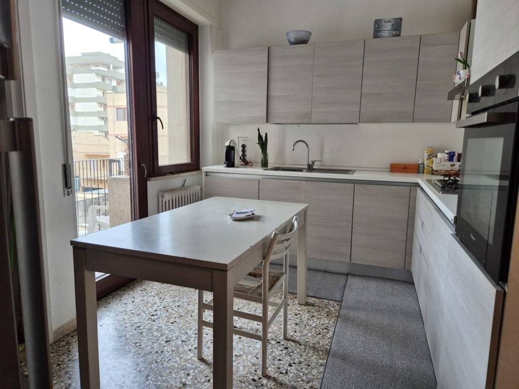 Appartamento a Brindisi in Via Grazia Balsamo - Foto 3