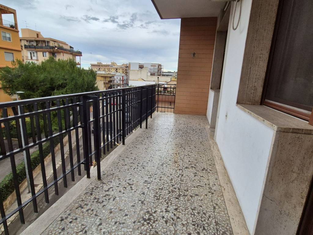 Appartamento a Brindisi in Via Grazia Balsamo - Foto 5