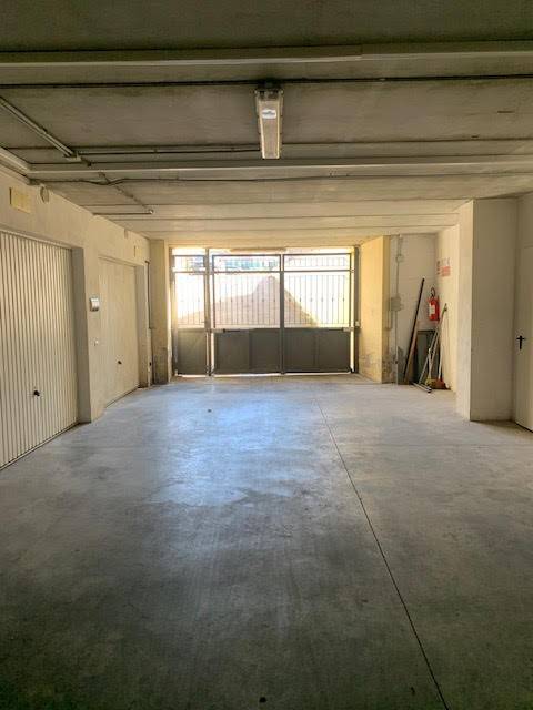 Box / garage a Pescara in Via Nazionale Adriatica Nord - Foto 3