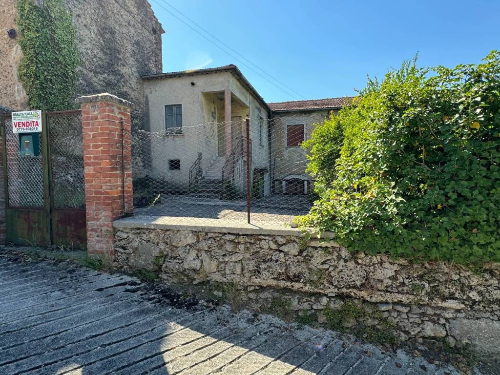 Casa indipendente a Isola del liri in Via Tombe, 20 - Foto 2