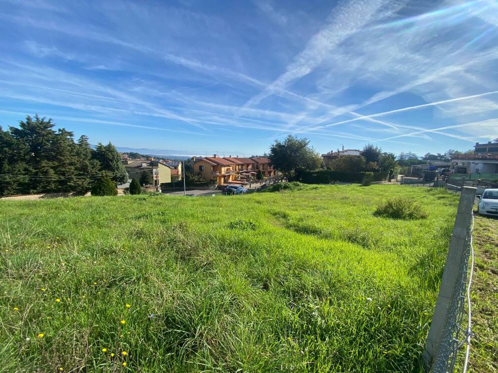 Terreno a Montefiascone in Via Cavalieri di Vittorio Veneto - Foto 3