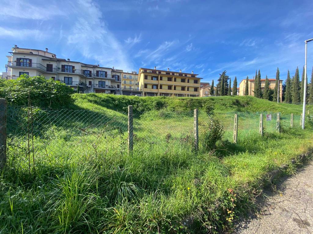 Terreno a Montefiascone in Via Cavalieri di Vittorio Veneto - Foto 4