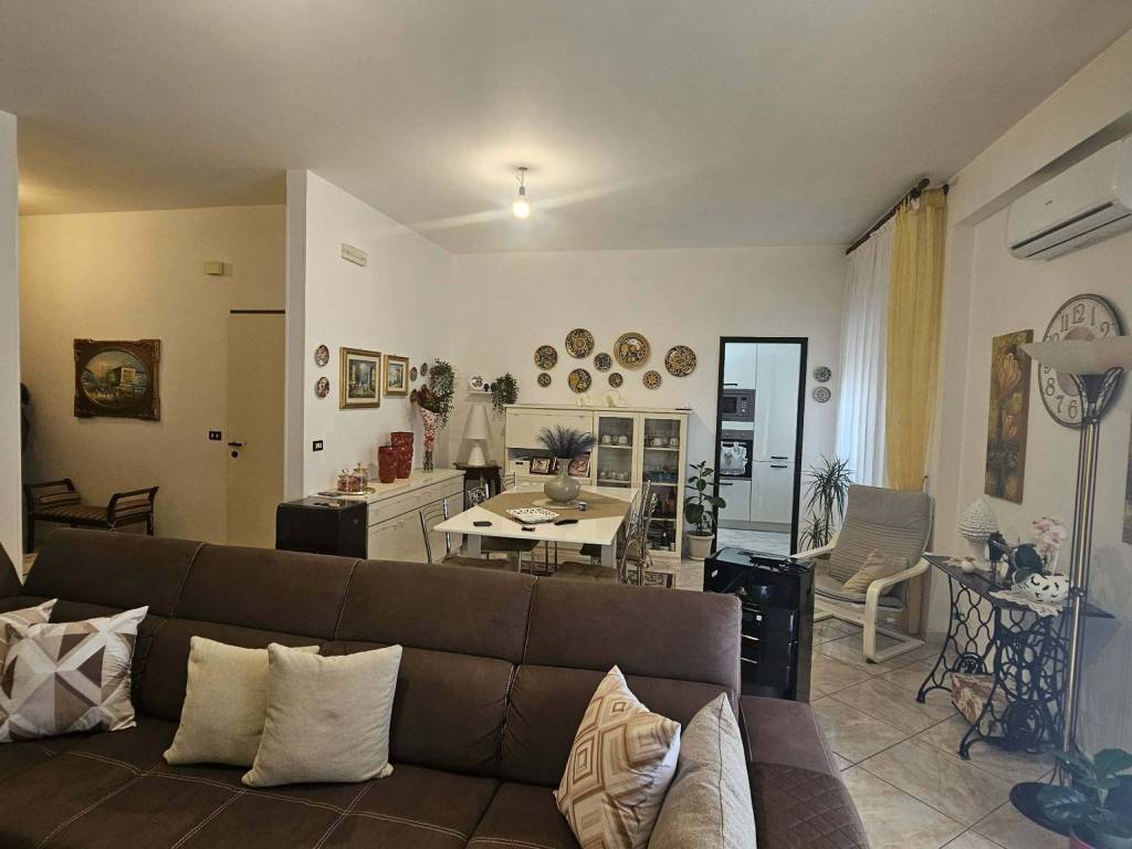 Casa indipendente a Vittoria in Via Fratelli Bandiera - Foto 2