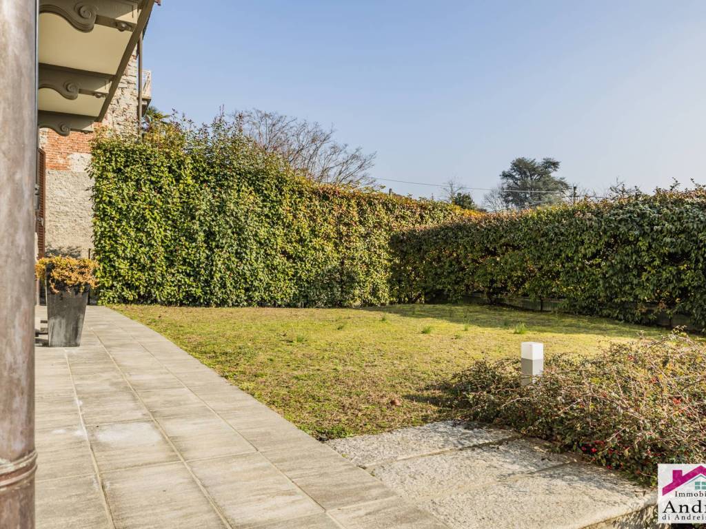 Villa a Cadrezzate con osmate in Via Mario Vallerini, 162 - Foto 3
