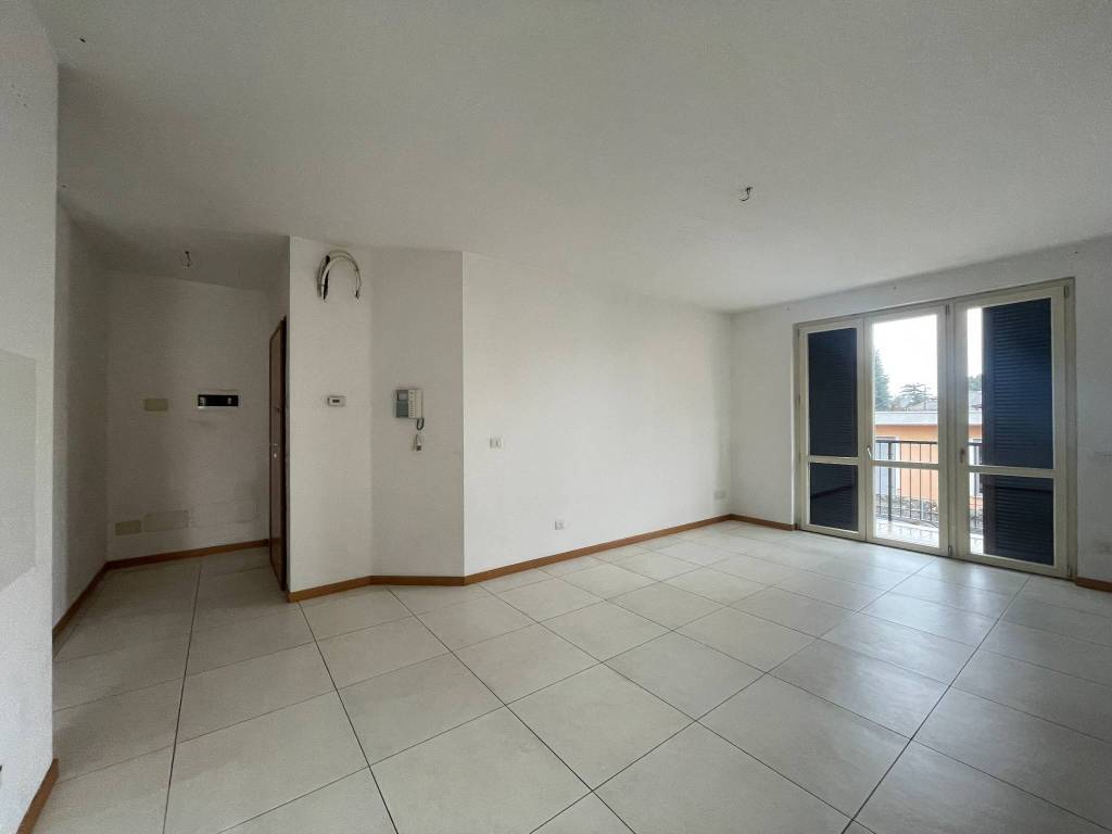Appartamento a Tradate in Via Crocifisso - Foto 4