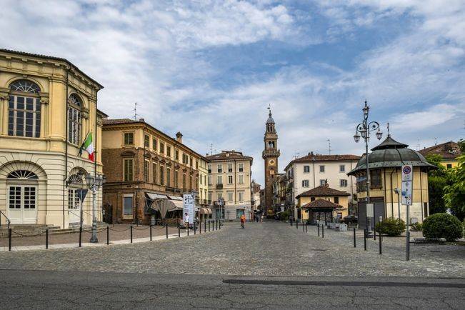 Palazzo / stabile a Casale monferrato in Piazza Giuseppe Mazzini - Foto 2