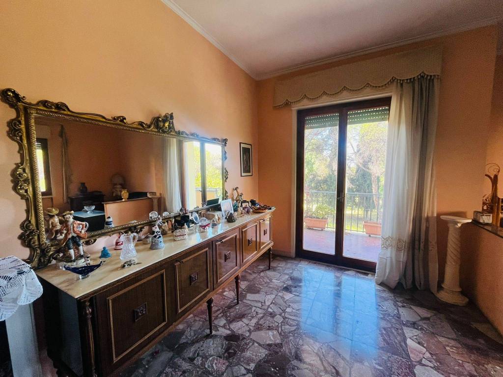 Appartamento a Aprilia in piazza don luigi sturzo, 24 - Foto 4