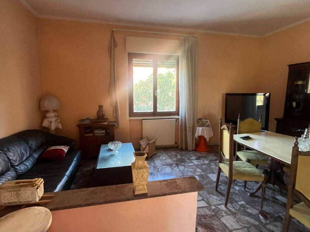 Appartamento a Aprilia in piazza don luigi sturzo, 24 - Foto 5