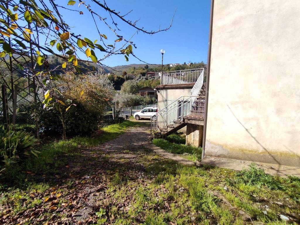 Casa indipendente a Pistoia in Strada Provinciale Pistoia Femminamorta - Foto 5