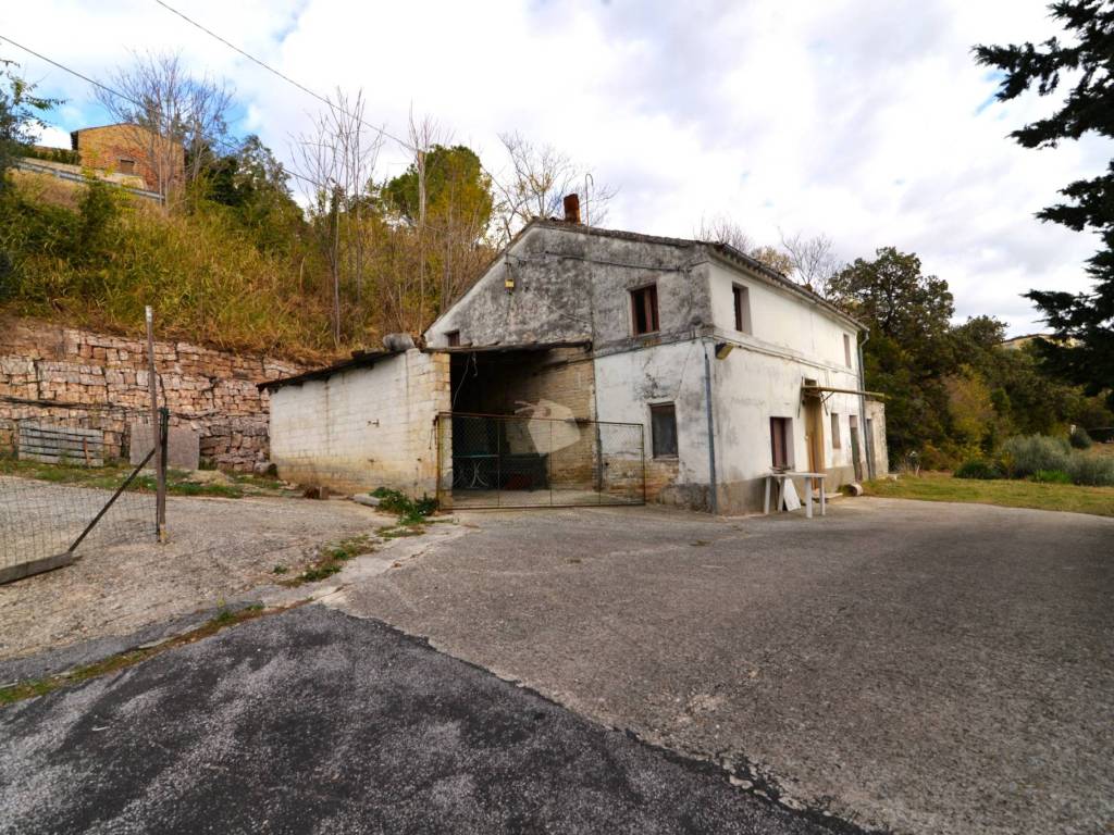 Rustico / casale a Corridonia in Via Antonio da Montolmo, 151 - Foto 2