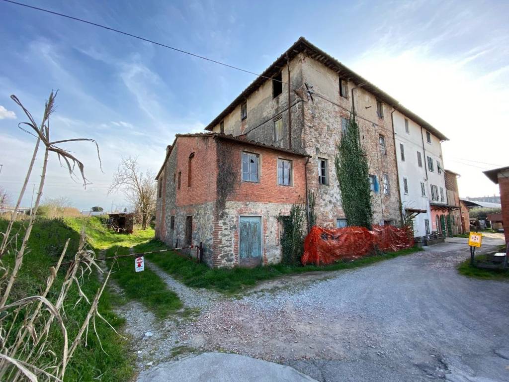 Rustico / casale a Porcari in Via Carlotti, 50 - Foto 2