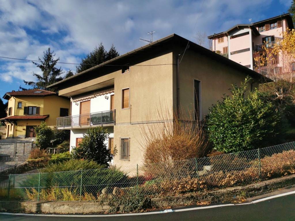 Villa a Cuasso al monte in Via Garibaldi in Borgnana, 19 - Foto 2