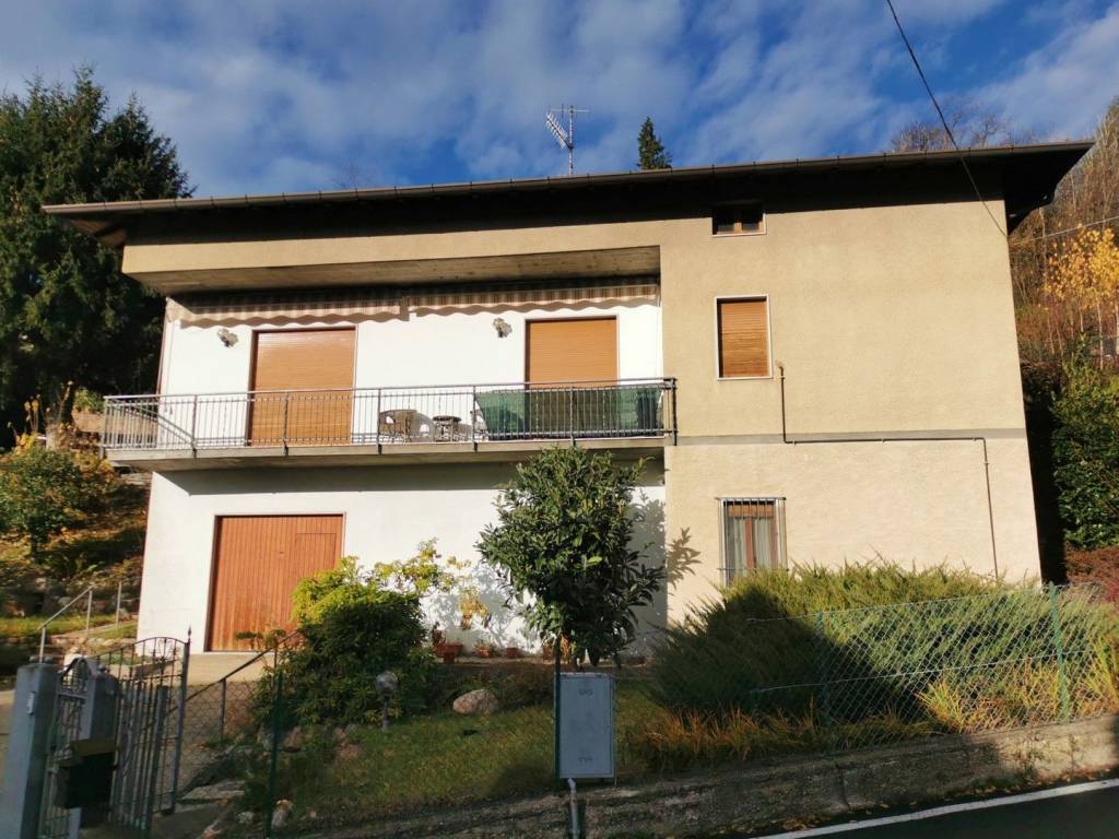Villa a Cuasso al monte in Via Garibaldi in Borgnana, 19 - Foto 3