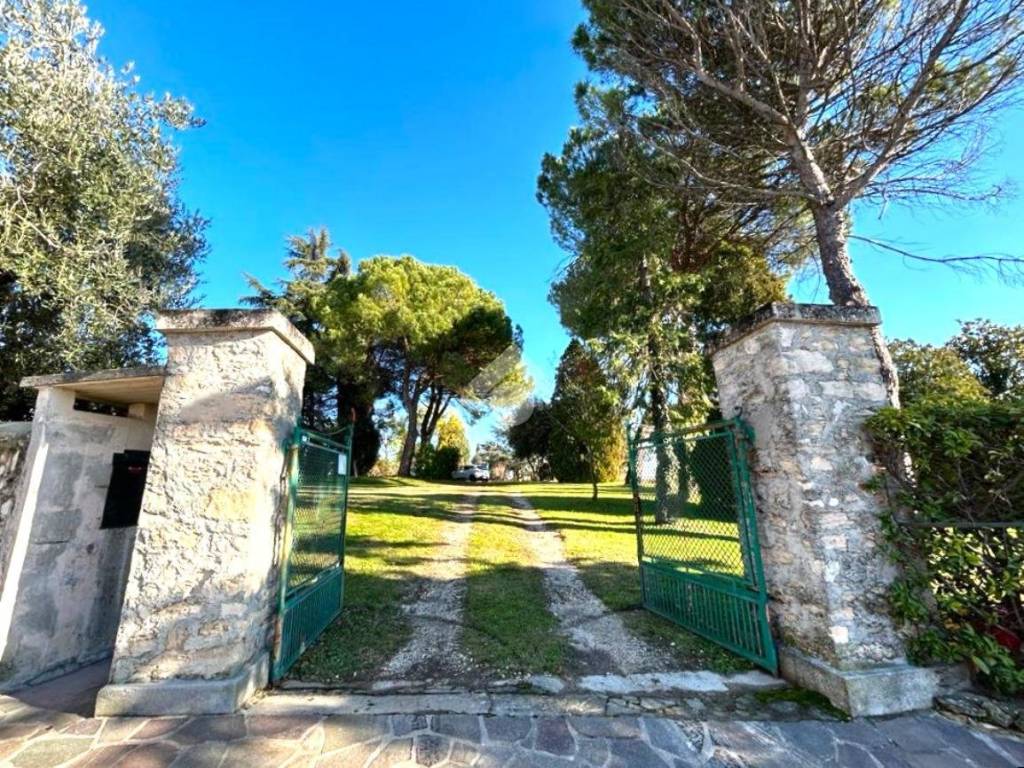Casa indipendente a Creazzo in Viale Italia, 16 - Foto 1