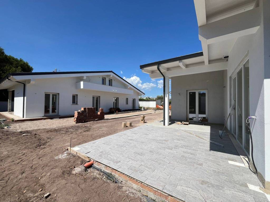 Villa a Aprilia in Via Giove - Foto 2