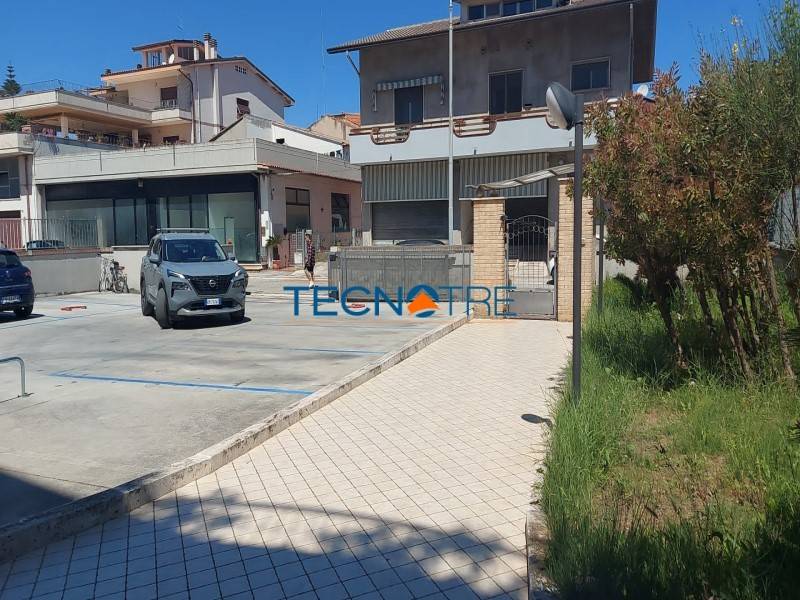 Appartamento a Martinsicuro in Via Dante Alighieri, 8 - Foto 2